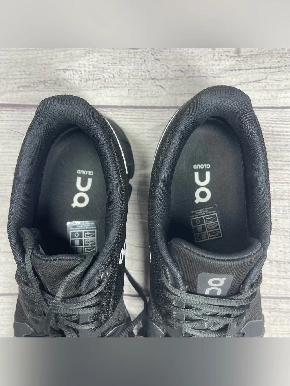 On Cloud 6 Women’s 8.5 Black Zero Gravity Cloud Tec Shoes
